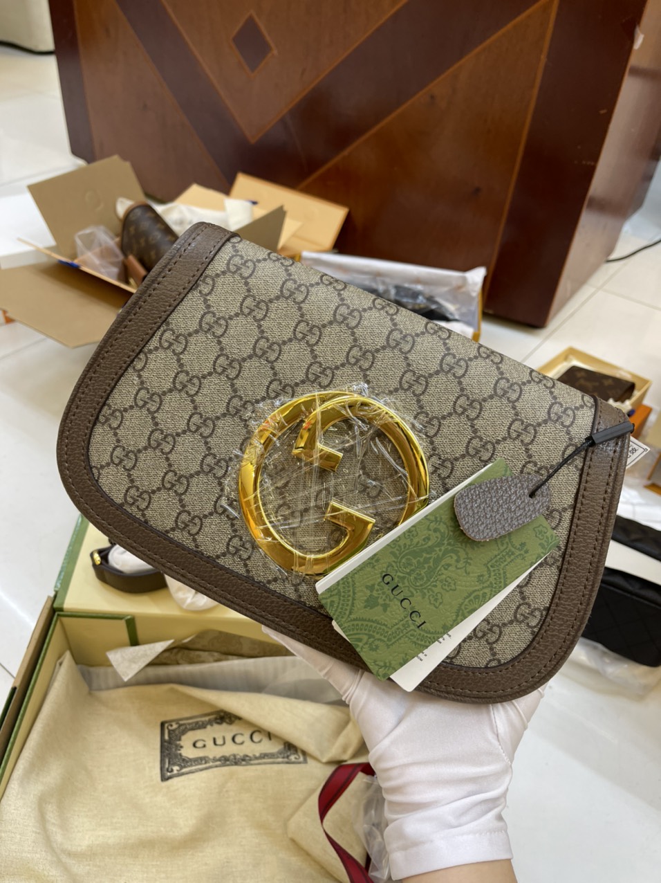 Túi Xách Đeo Chéo Gucci Blondie Shoulder Bag Màu Nâu Be